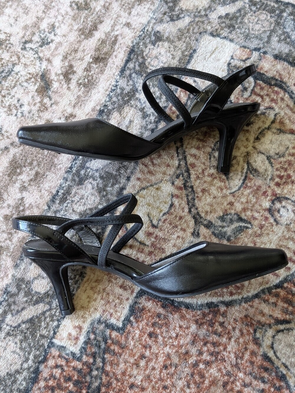 Size 9.5 Women's Shoes - Picture 15 of 15